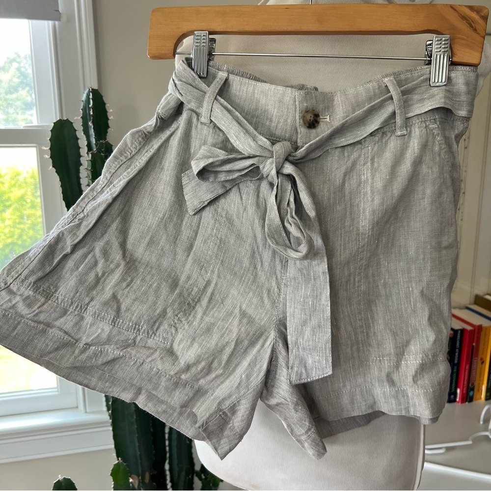 NWT Lou & Grey for Loft Linen Blend Paperbag Shorts w/ Removable Tie Belt Small